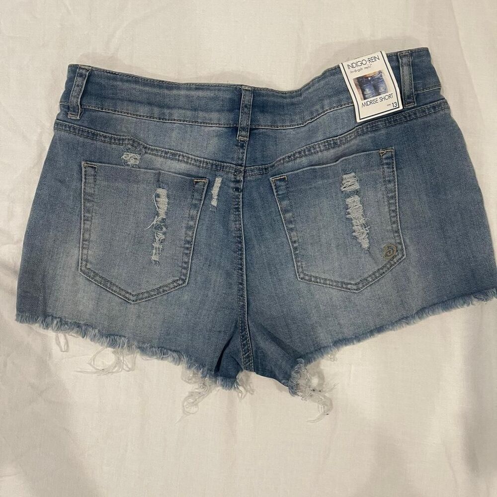 Indigo Rein Blue daisy embroidered denim shorts - Picture 3 of 3